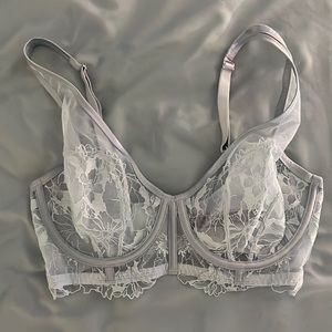 Victoria's Secret 32DD blue lace bra